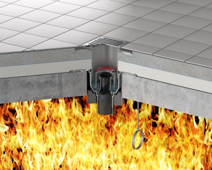 In Kombination mit abgestimmtem Brandschutz-Zubehör erreicht der Bodenablauf ACO Passavant Pure Feuerwiderstandsklassen von R 90 bis R 120, auch bei Deckendicken ab 100 Millimetern. Intumeszierende Elemente verschließen im Brandfall den Ablaufquerschnitt und verhindern die Ausbreitung von Feuer und Rauch über Geschosse hinweg.