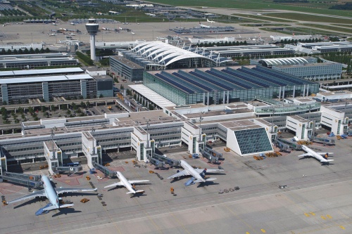 Mit dem Flachdachentwässerungssystem ACO Variant-Flex bietet ACO Haustechnik ein System, das maximale Planungsflexibilität schafft – ein entscheidender Vorteil bei komplexen oder sich ändernden Planungsanforderungen.