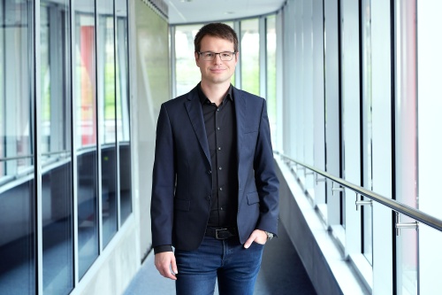 Regenwassermanagement neu gedacht: Rückhaltung und Nutzung in einem abgestimmten System. "Zukunftsfähiges Regenwassermanagement nutzt vorhandene Speicher mehrfach – für Starkregenschutz und für Trockenphasen", so Dominik Gößner, Leiter Geschäftsfeld Regenwassermanagement, ACO Haustechnik