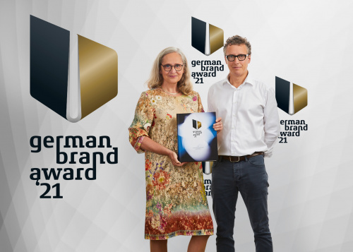 Carola Sailer und Borris Mayer, die Geschäftsführer von DRWA, freuen sich über den German Brand Award 2021.