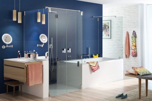 MARGARETHE von glassdouche, Modell 310 mit 2 Pendeltüren. Die linke Wand der Dusche besteht aus dem Spezialglas MIRASTAR und dient zugleich als Spiegel für den Waschtisch.